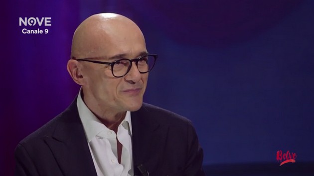 Alfonso Signorini: “Barbara d’Urso? Macchina da guerra incredibile ma…” (video)