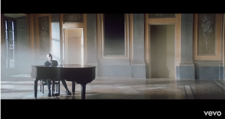 Eros Ramazzotti, In primo piano: testo e video ufficiale