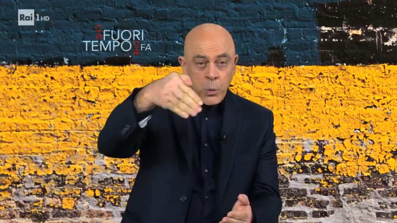 Che fuori tempo che fa, Maurizio Crozza difende Fabio Fazio dalle critiche della politica (video)