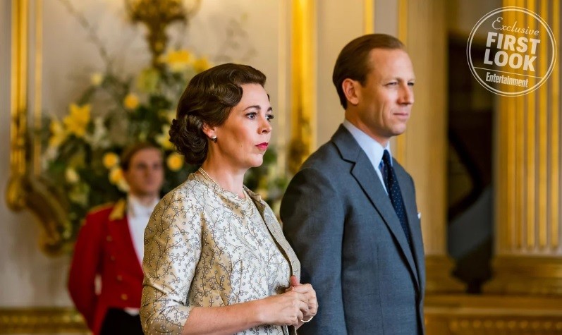 The Crown, Olivia Colman sempre più regale nelle nuove foto della terza stagione