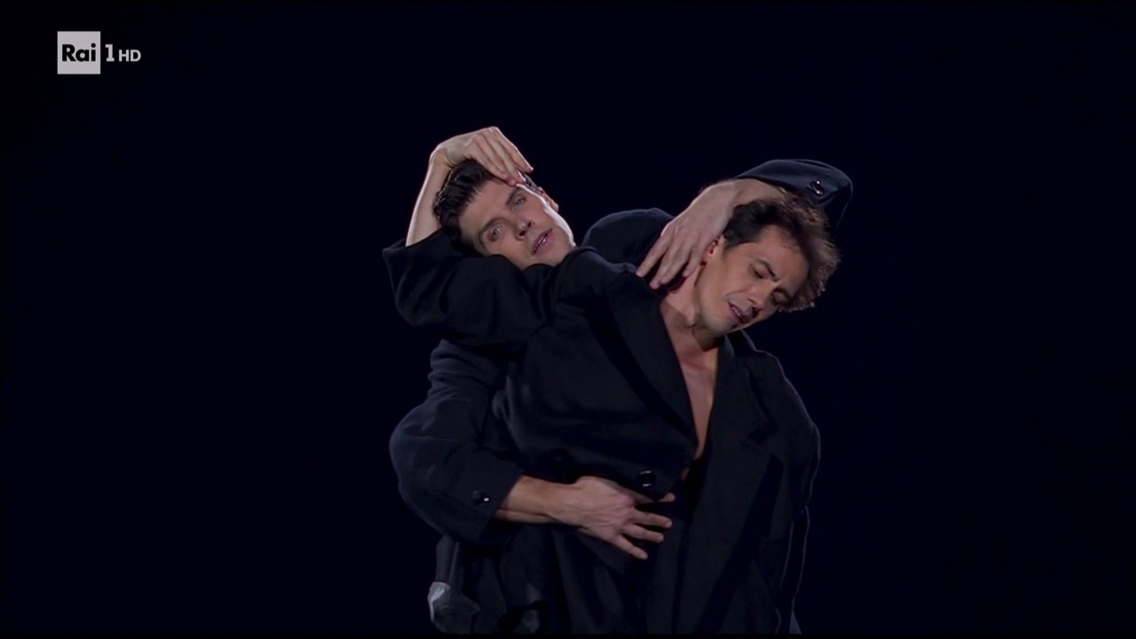Danza con Me, lo spettacolo è Roberto Bolle e basta lui