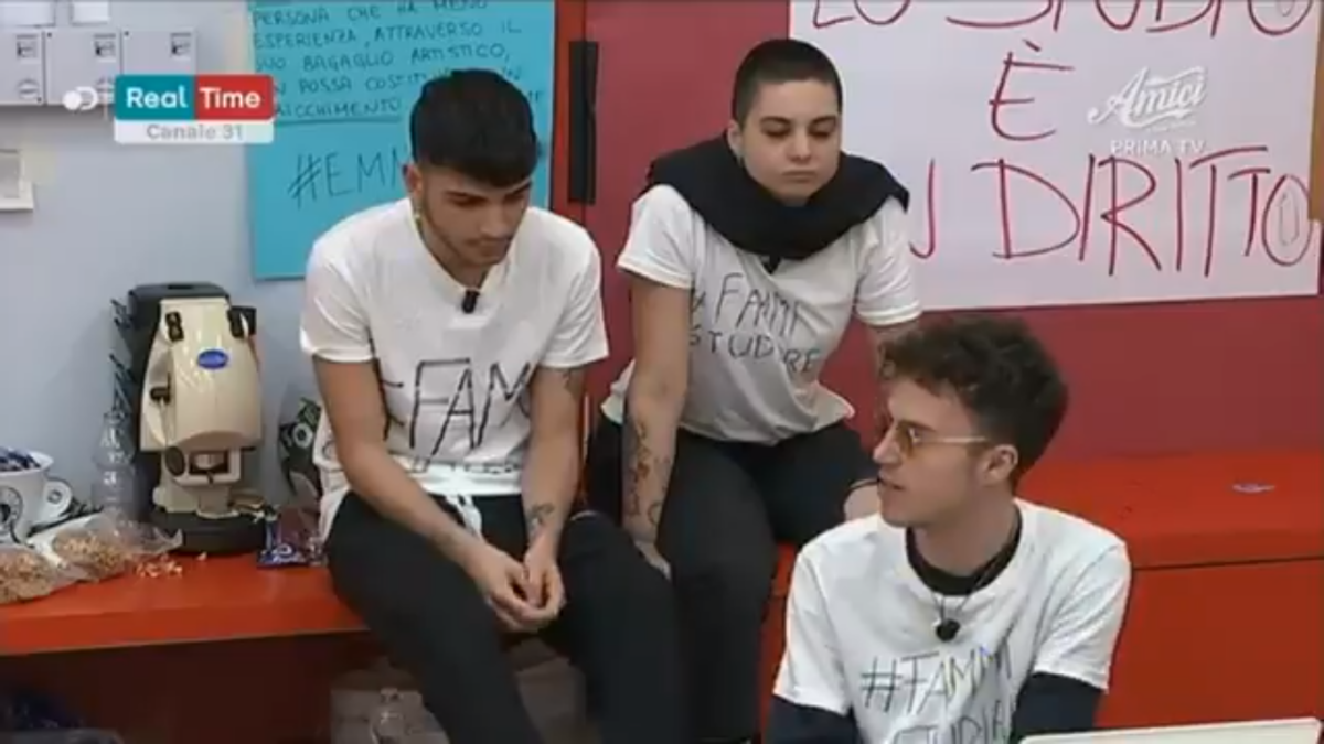 Amici 18, gli allievi in protesta chiedono il sostegno di personaggi dello spettacolo e della cultura (VIDEO)