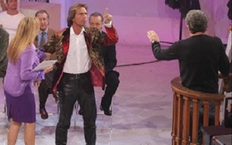È successo in TV – 22 gennaio 2006: rissa verbale tra Antonio Zequila e Adriano Pappalardo a Domenica IN (VIDEO)