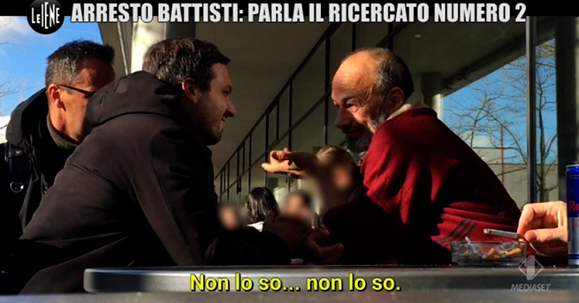 Le Iene Show a caccia di terroristi. Gaetano Pecoraro parla con Alvaro Lojacono: “Con Aldo Moro nulla di personale”. Il programma si trasforma in archivio storico