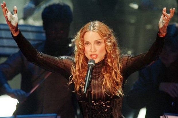 Sanremo 2019, il super ospite deve essere straniero