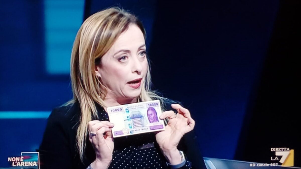 La banconota africana invade i talk show. Per Di Battista e Meloni interventi “fotocopia”