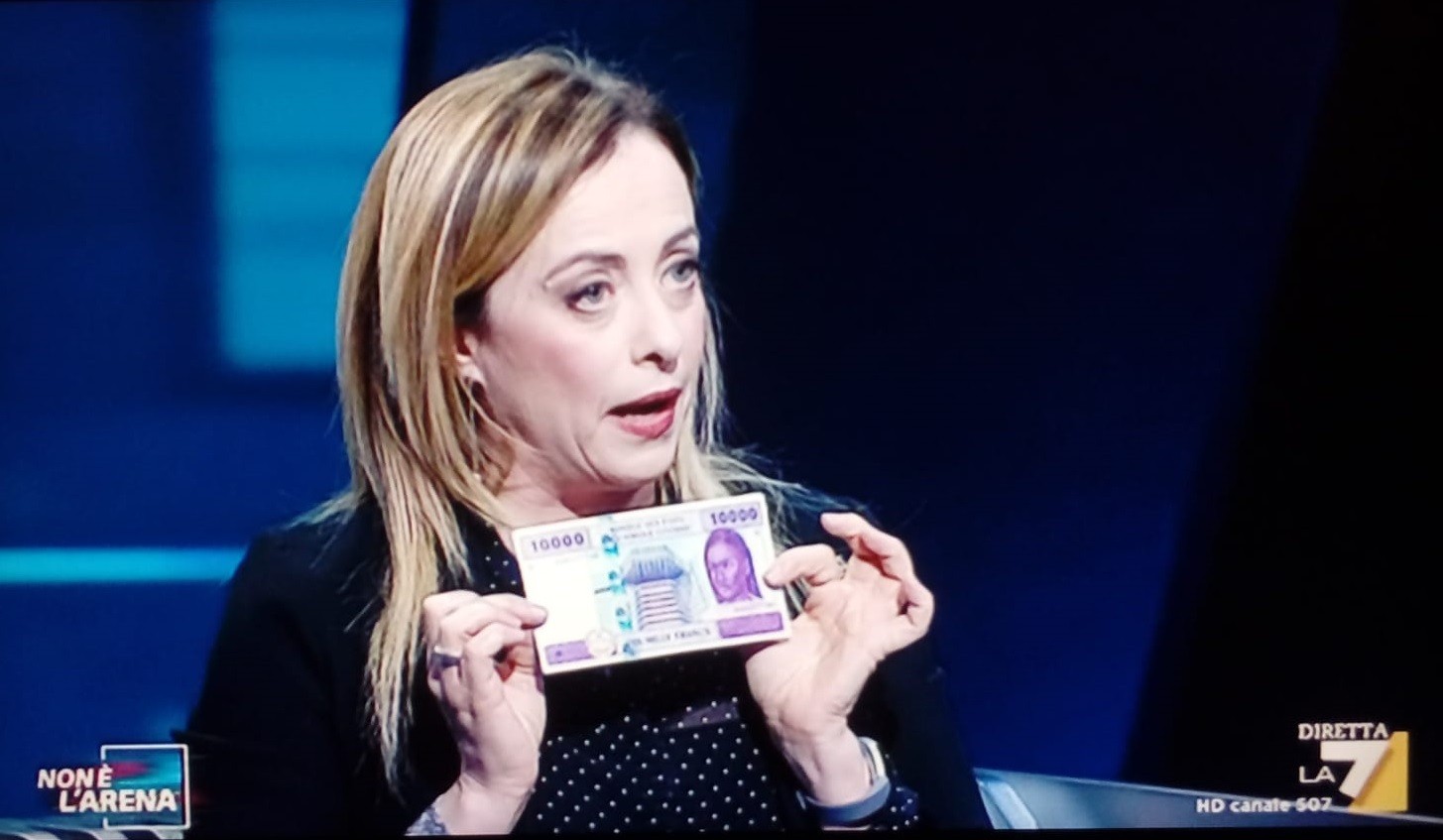 La banconota africana invade i talk show. Per Di Battista e Meloni interventi “fotocopia”
