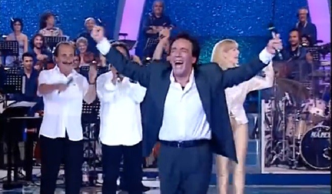 Dieci anni senza Mino Reitano, l’artista che si faceva maltrattare dalla tv