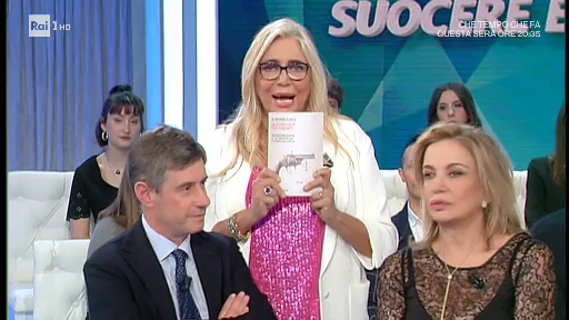 Domenica IN, Mara Venier saluta Antonio Pallante: il PD insorge, la conduttrice si scusa