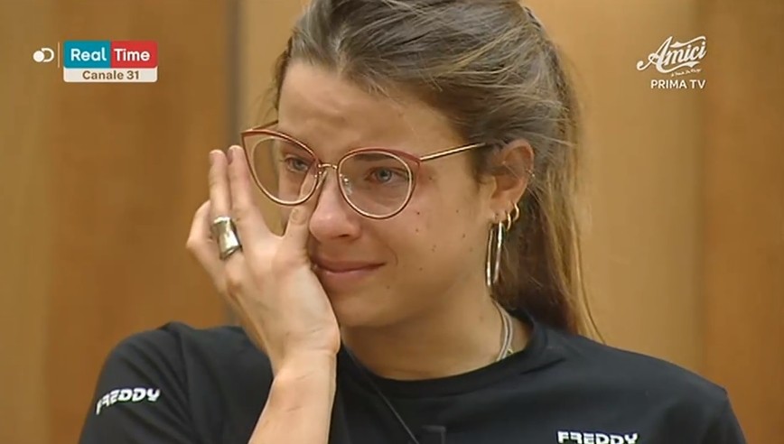 Amici 18, Mowgli contro Celentano: “Non ce la faccio più”, Federica piange (VIDEO)