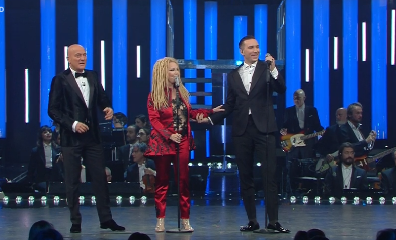 Sanremo 2019, problemi tecnici prima dell’esibizione, Patty Pravo ironizza: “Ma son venuta a fare una passeggiata o a cantare?”
