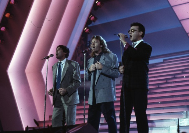 È successo in TV – 4 febbraio 1987: Morandi/Ruggeri/Tozzi nell’albo d’oro dei trionfatori del Festival (VIDEO)