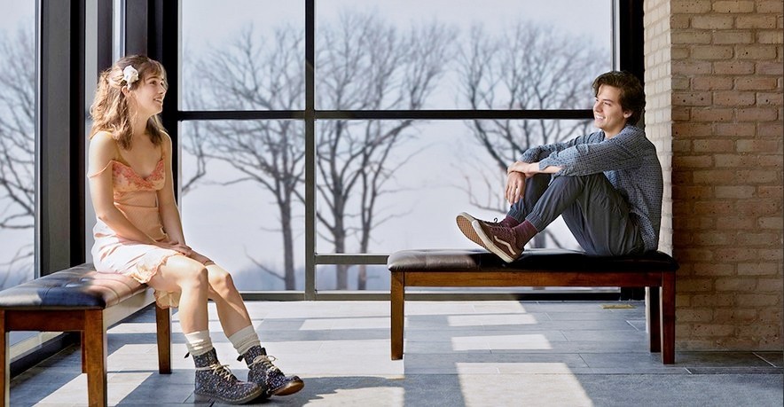 A un metro da te: nuovo trailer italiano del film con Cole Sprouse e Haley Lu Richardson