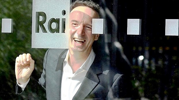 C’è Benigni, su Rai 2 uno speciale per ripercorrerne la carriera tv