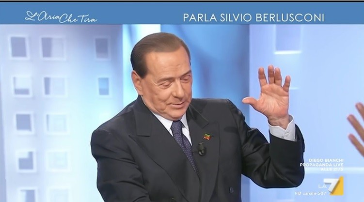 L’Aria che tira, Silvio Berlusconi zittisce Myrta Merlino: “Se io parlo, lei mi lascia finire” (Video)