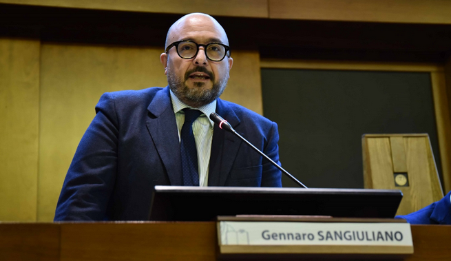 Tg2 Post, il direttore Gennaro Sangiuliano a Blogo: “Per gli ascolti servirà tempo” (VIDEO)