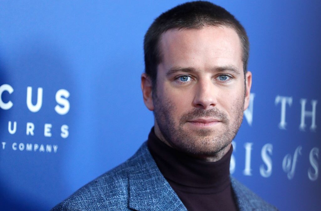 Armie Hammer nega i rumor: ‘non sarò il nuovo Batman’