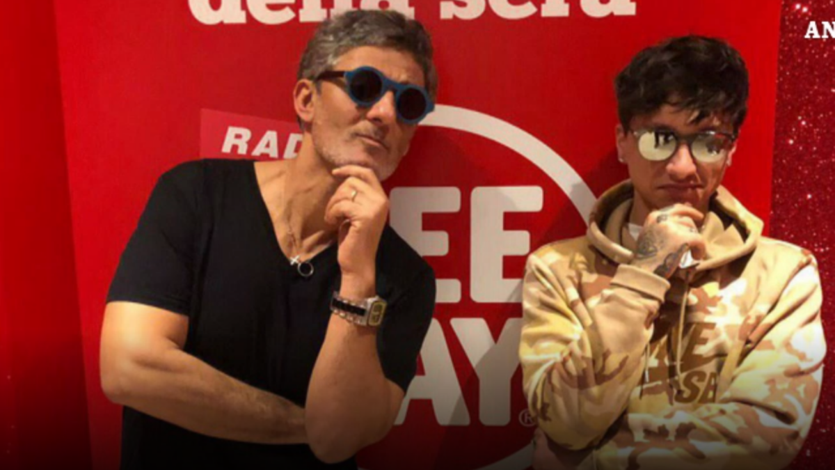Festival di Sanremo, Ultimo fa pace coi giornalisti da Fiorello: “Quasi quasi mi pento e non ci penso più”