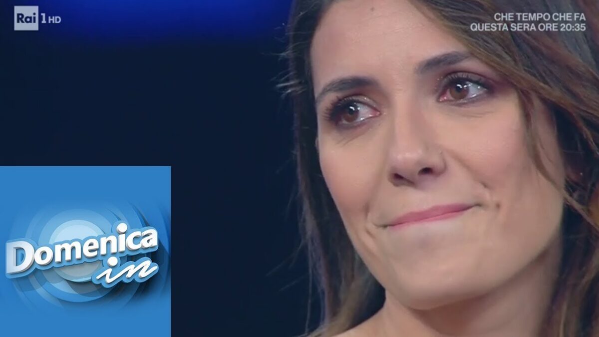 Domenica In, telefonata a sorpresa per Serena Rossi dal suo compagno Davide Devenuto: “Nel 2020 ti sposo, organizza Mara Venier”