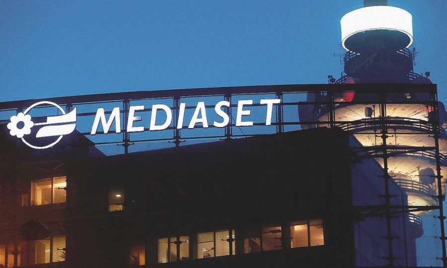 Mediaset vince causa contro Facebook per violazione del diritto d’autore e diffamazione