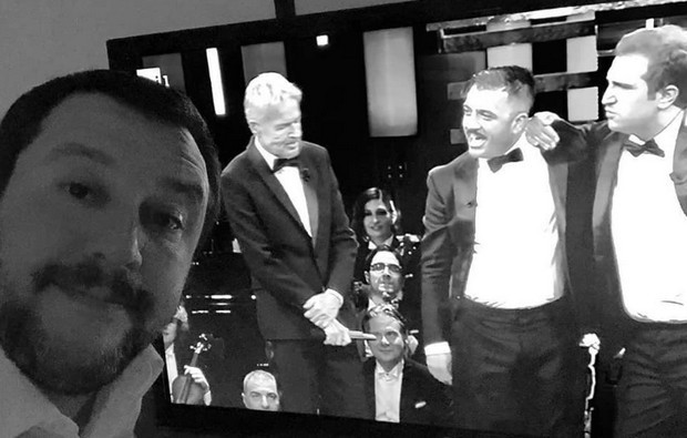 Sanremo 2019, Matteo Salvini fa pace col Festival grazie a Pio e Amedeo: “Evviva Sanremo!”
