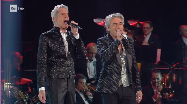 Sanremo 2019, Ligabue canta Dio è morto di Guccini con Baglioni