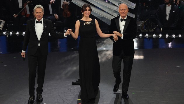 Sanremo 2019, la quarta serata in diretta tra Ligabue e i Duetti