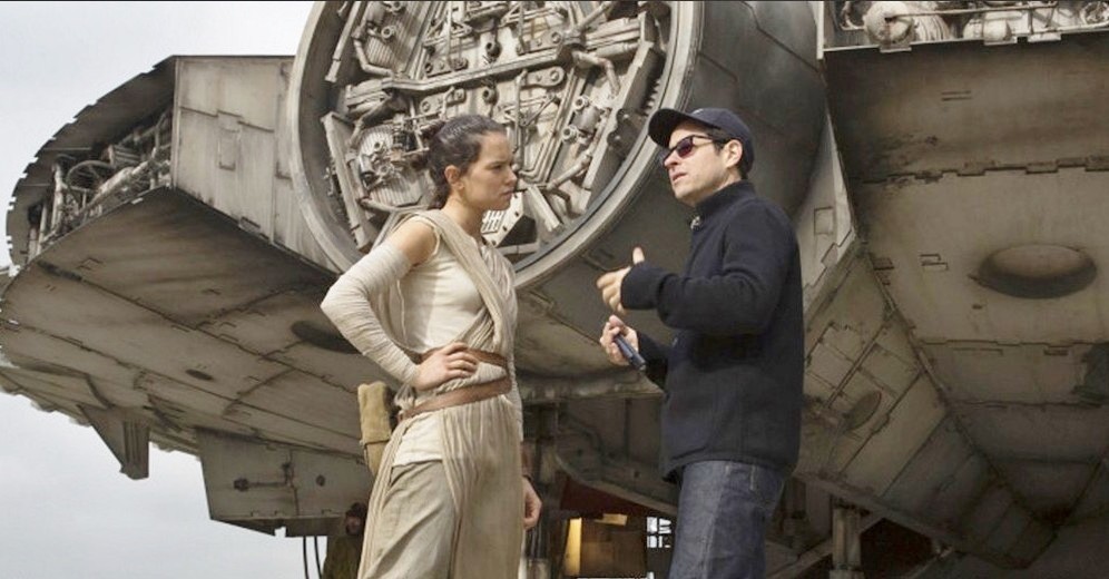 Star Wars 9: J.J. Abrams parla de “Gli Ultimi Jedi” e il ritorno di Lando