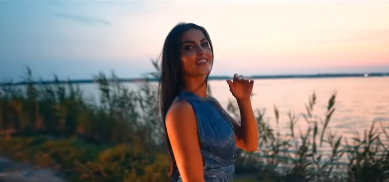 Teresa Langella, la tronista che fa la cantante: le sue canzoni