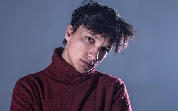 Ultimo, Colpa delle favole è il titolo del nuovo album