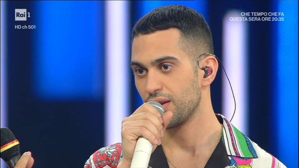 Mahmood a Domenica IN difende Ultimo dopo le polemiche: “Gli scivoloni possono capitare”