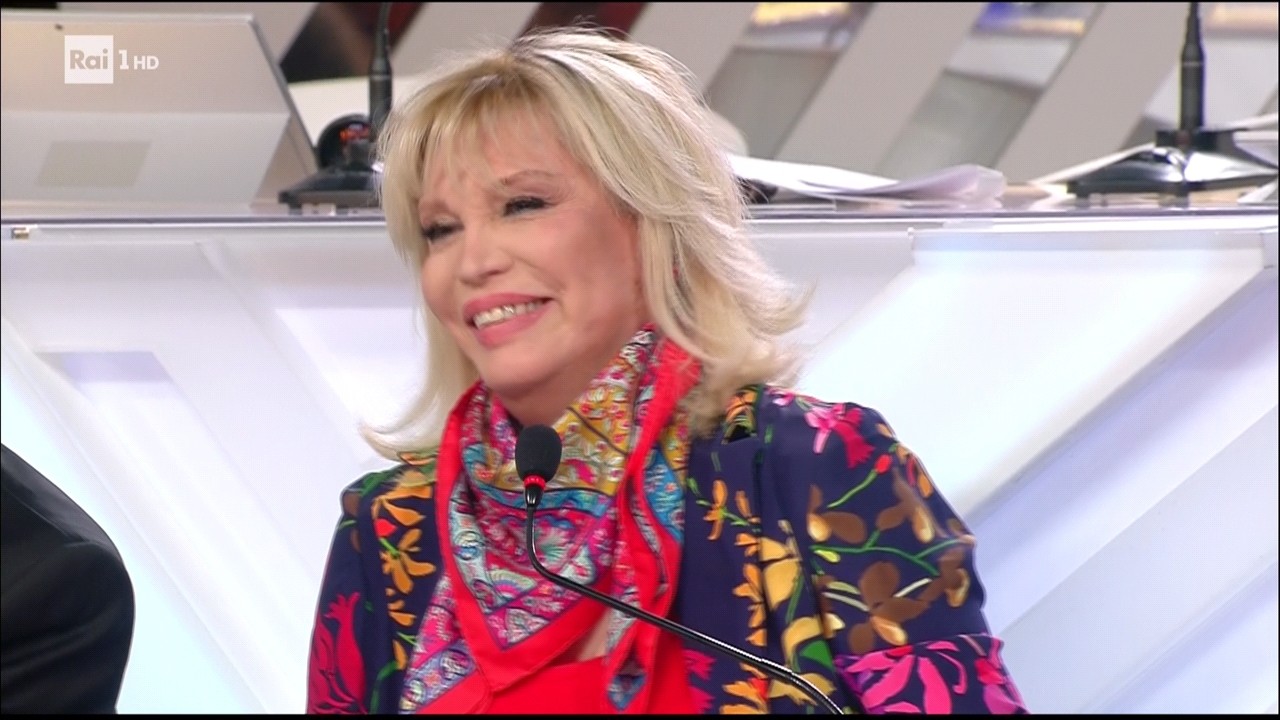 Sanremo Young, Amanda Lear dà 2 e parte il processo al giudice