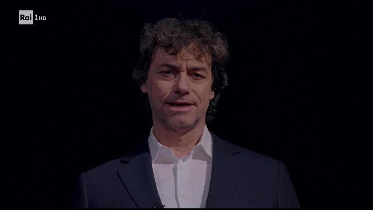 Meraviglie, l’intro ‘artisticamente politica’ della prima puntata