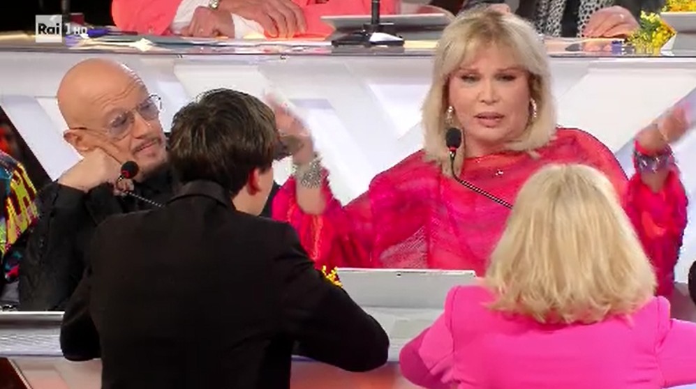 Sanremo Young 2019, Amanda Lear dà 1 a Eden, Tatangelo: “Umiliato ragazzo di 17 anni”