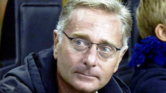 Paolo Bonolis ironizza contro l’allungamento di Striscia la Notizia (VIDEO)