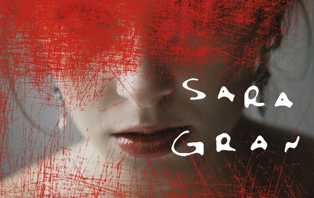 La voce dentro, David Slade  porta al cinema il romanzo di Sara Gran