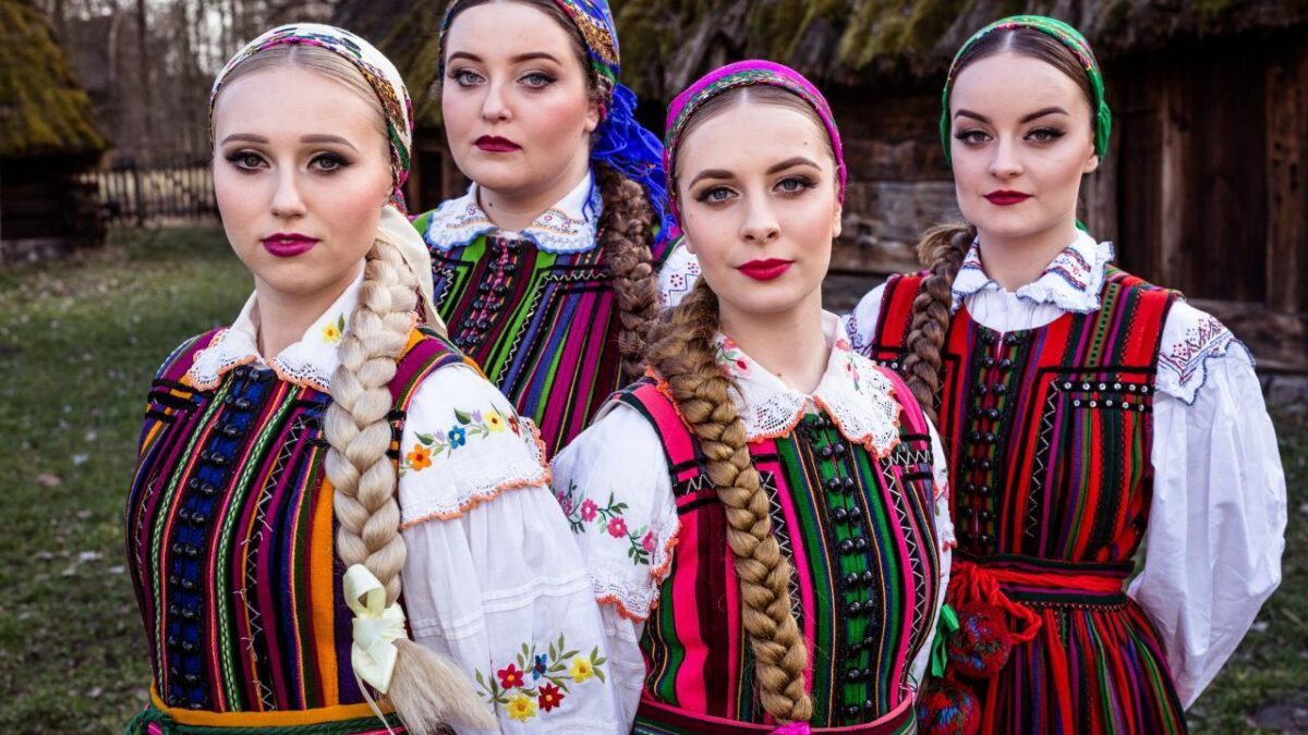 Eurovision Song Contest 2019, Polonia: Fire of Love di Tulia (testo, traduzione, significato)