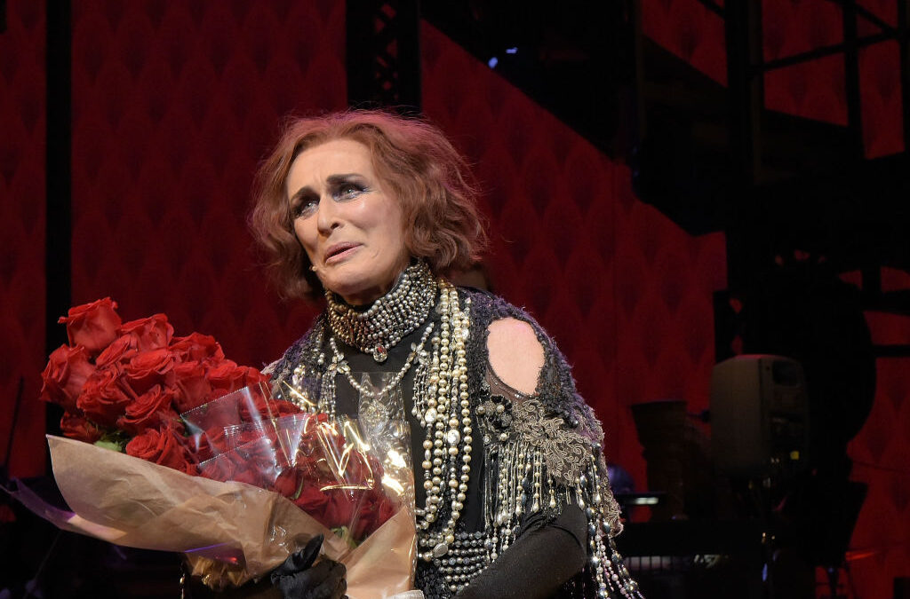 Sunset Boulevard, il musical con Glenn Close ha trovato il suo regista
