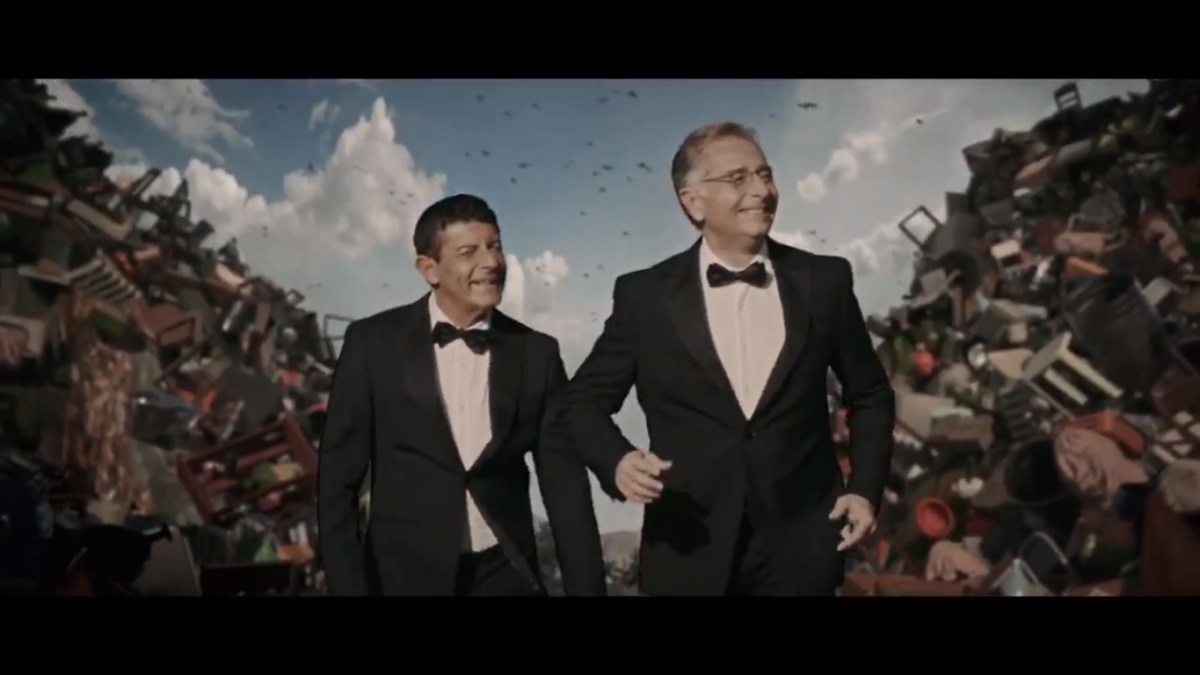 Ciao Darwin 8 – Terre desolate, i promo: l’immensa discarica (VIDEO)