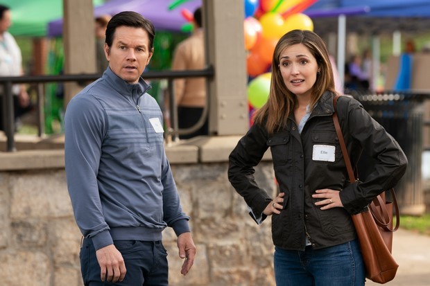 Instant Family: featurette in italiano della commedia con Mark Wahlberg e Rose Byrne
