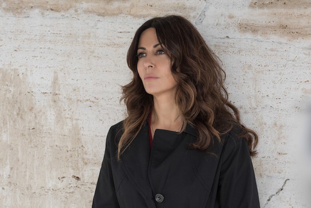 L’Amore Strappato, Sabrina Ferilli in equilibrio tra impegno civile, denuncia e lacrima facile