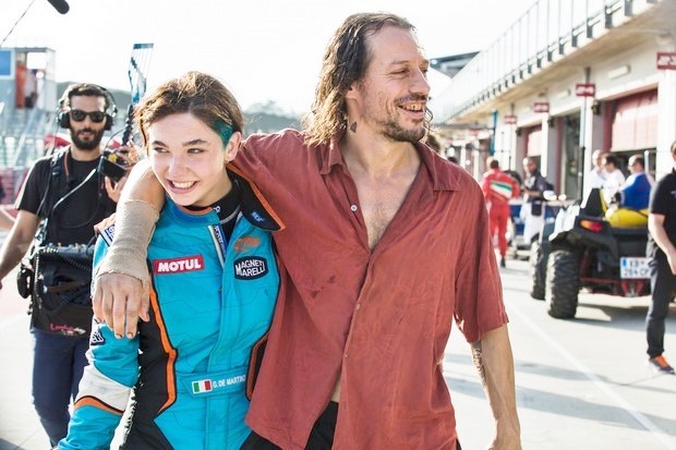 Stasera in tv: “Veloce come il vento” su Rai 3