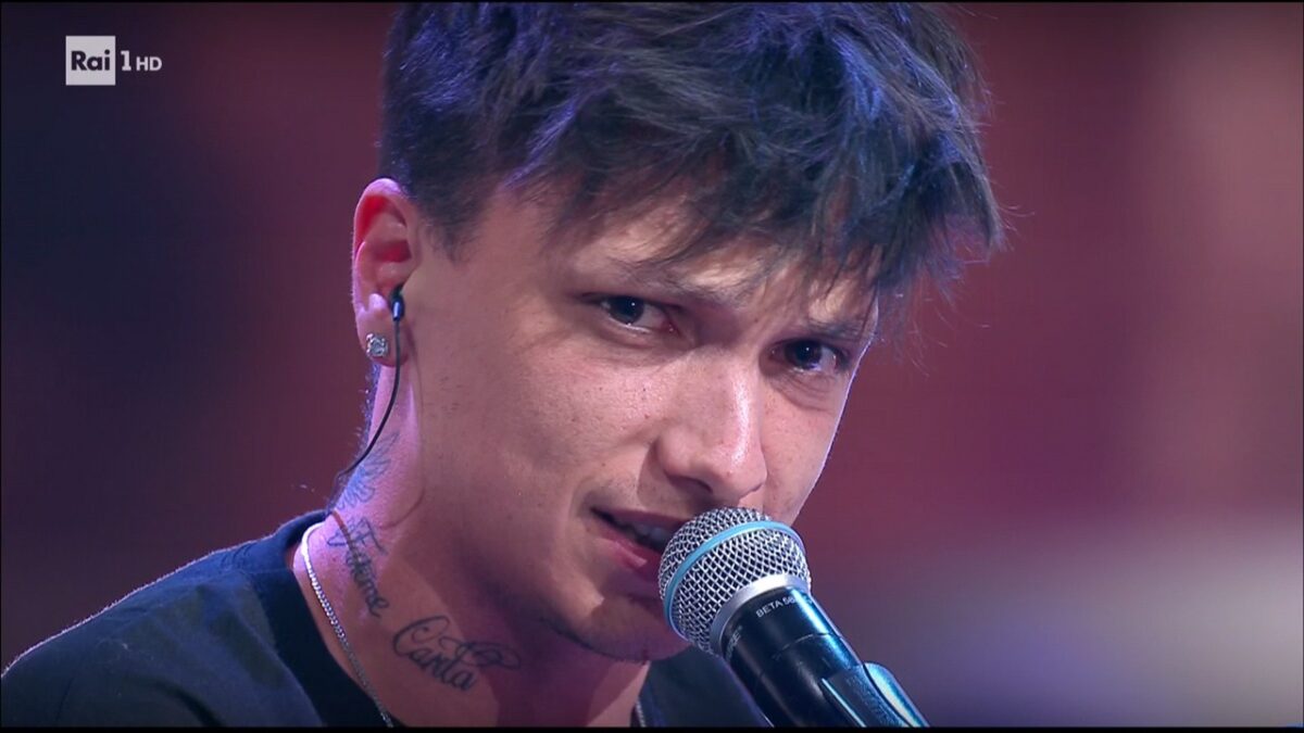 Ultimo: “Vasco? Gli ho stretto la mano, le canzoni mi bastano e avanzano”