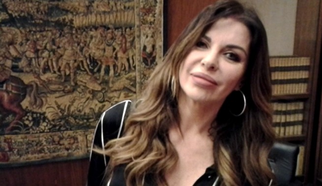 Alba Parietti a Blogo tra i 30 anni di Blob e L’Isola dei famosi