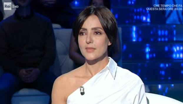 Domenica In, Ambra Angiolini a Mara Venier: “Verrei da te ogni settimana”. E su Celentano: “Ci voleva calve in uno show”