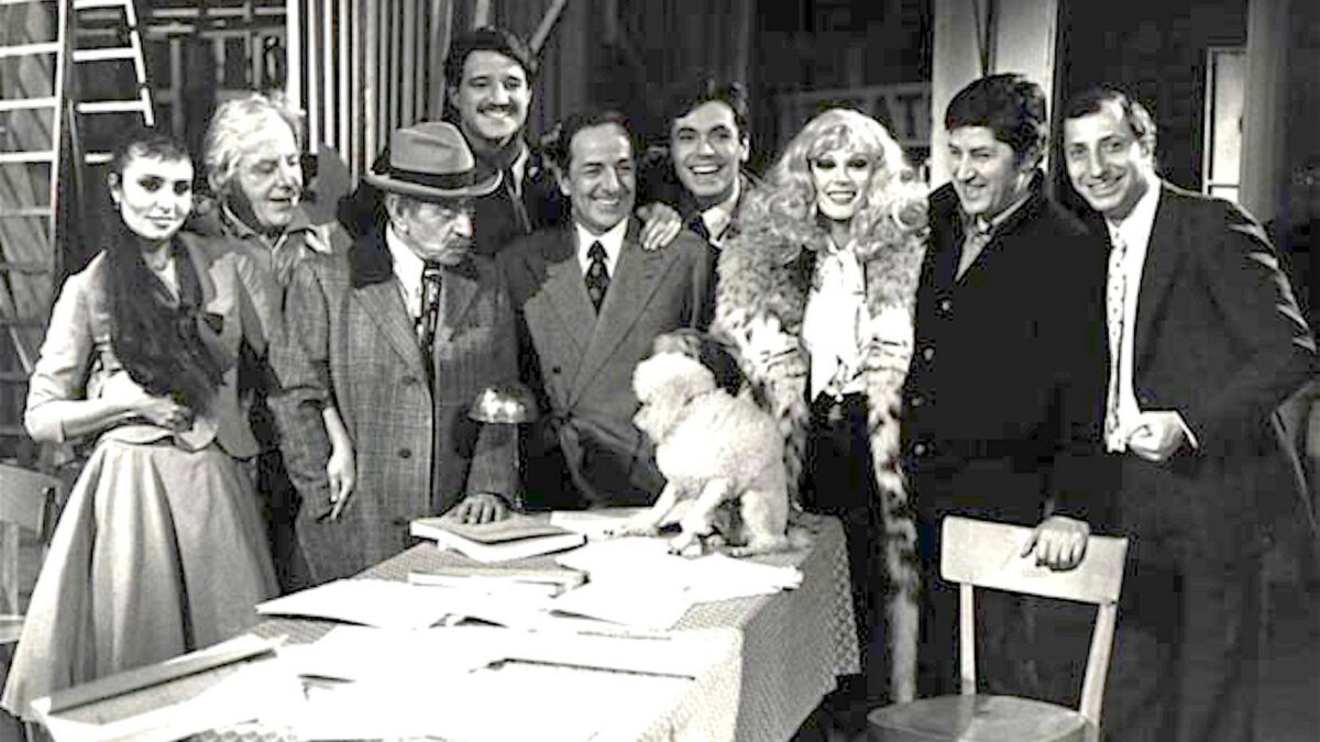 È successo in TV – 16 aprile 1977: Bambole non c’è una lira, l’avanspettacolo d’antan (VIDEO)