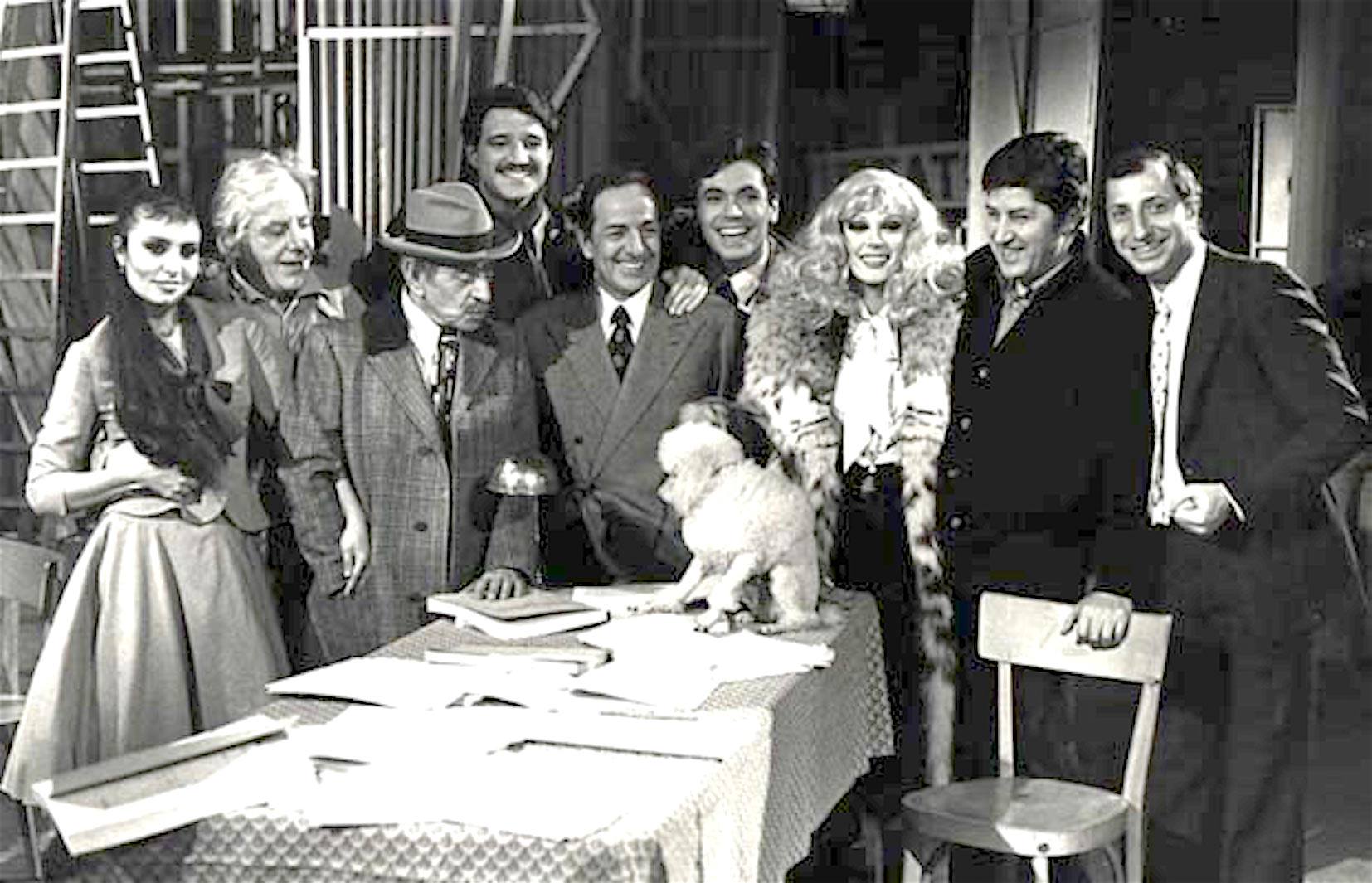 È successo in TV – 16 aprile 1977: Bambole non c’è una lira, l’avanspettacolo d’antan (VIDEO)