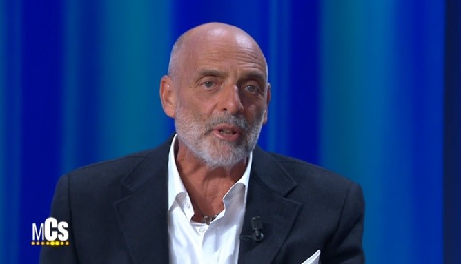 Maurizio Costanzo Show, Paolo Brosio contestato per la beneficenza a Medjugorje: “Prima gli italiani” (Video)