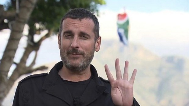Pechino Express, Costantino Della Gherardesca: “Non ho avuto notizia di una sostituzione”. Freccero: “Farò il nome di Simona Ventura all’ad Salini…”