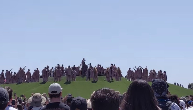 Kanye West celebra una “messa” al Coachella 2019: ecco i video dell’incredibile live